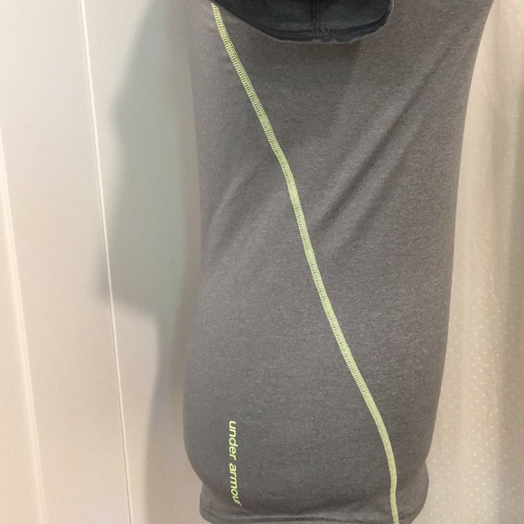 Under Armour Iso-chill tee size xs - Picture 4 of 12